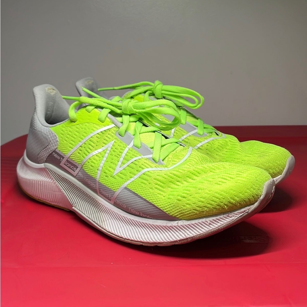 New Balance Fuelcell Propel: Women’s 9